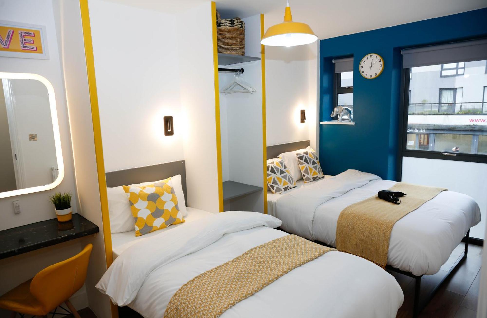 New Luxury Apartments In Central Location Next To Shops, Cafes, Bars & Metro Londra Dış mekan fotoğraf