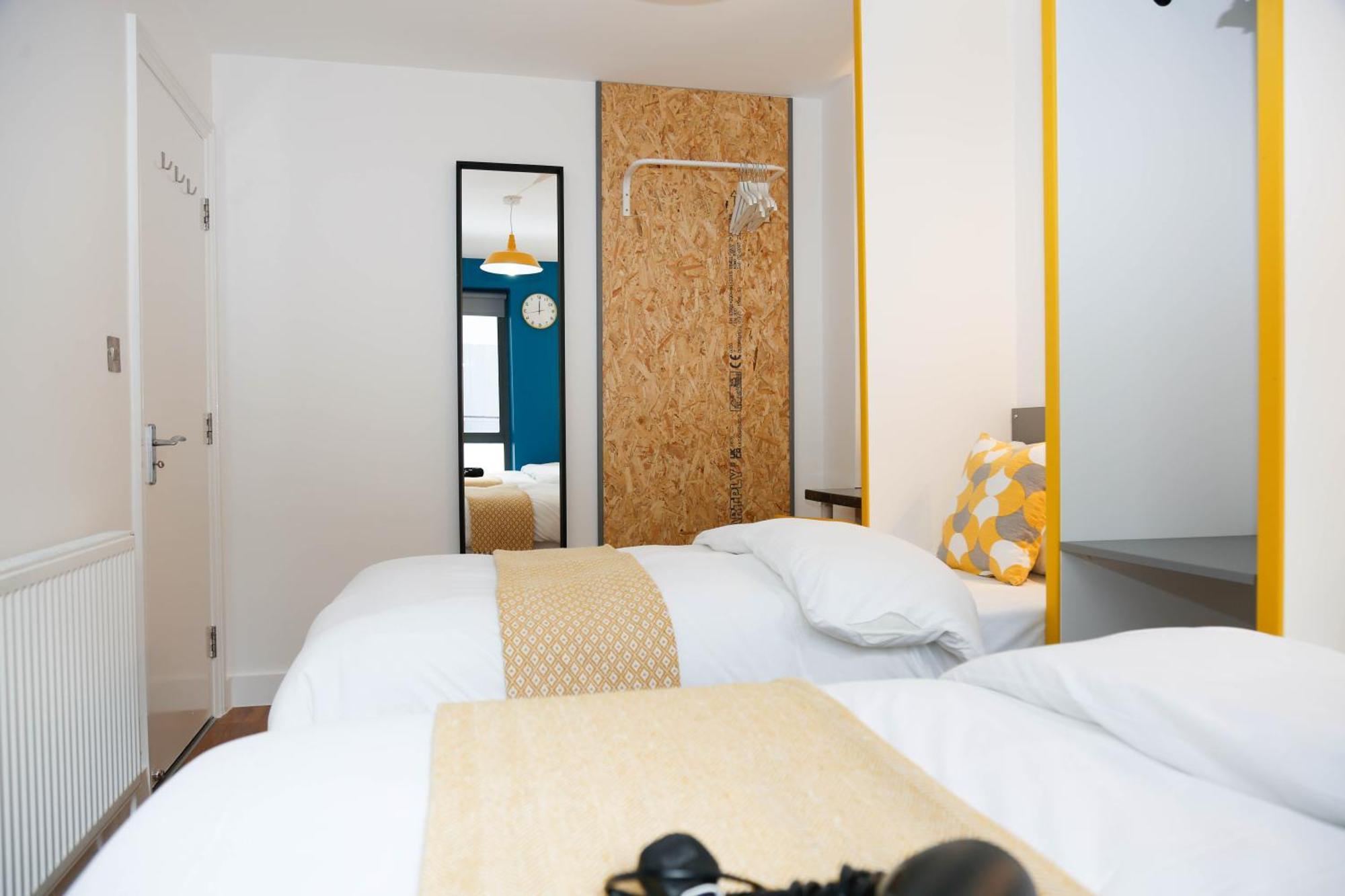 New Luxury Apartments In Central Location Next To Shops, Cafes, Bars & Metro Londra Dış mekan fotoğraf