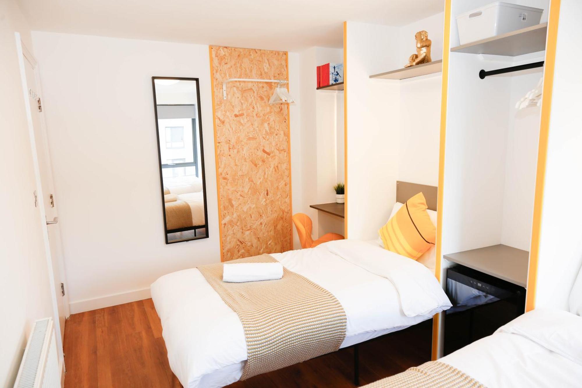 New Luxury Apartments In Central Location Next To Shops, Cafes, Bars & Metro Londra Dış mekan fotoğraf