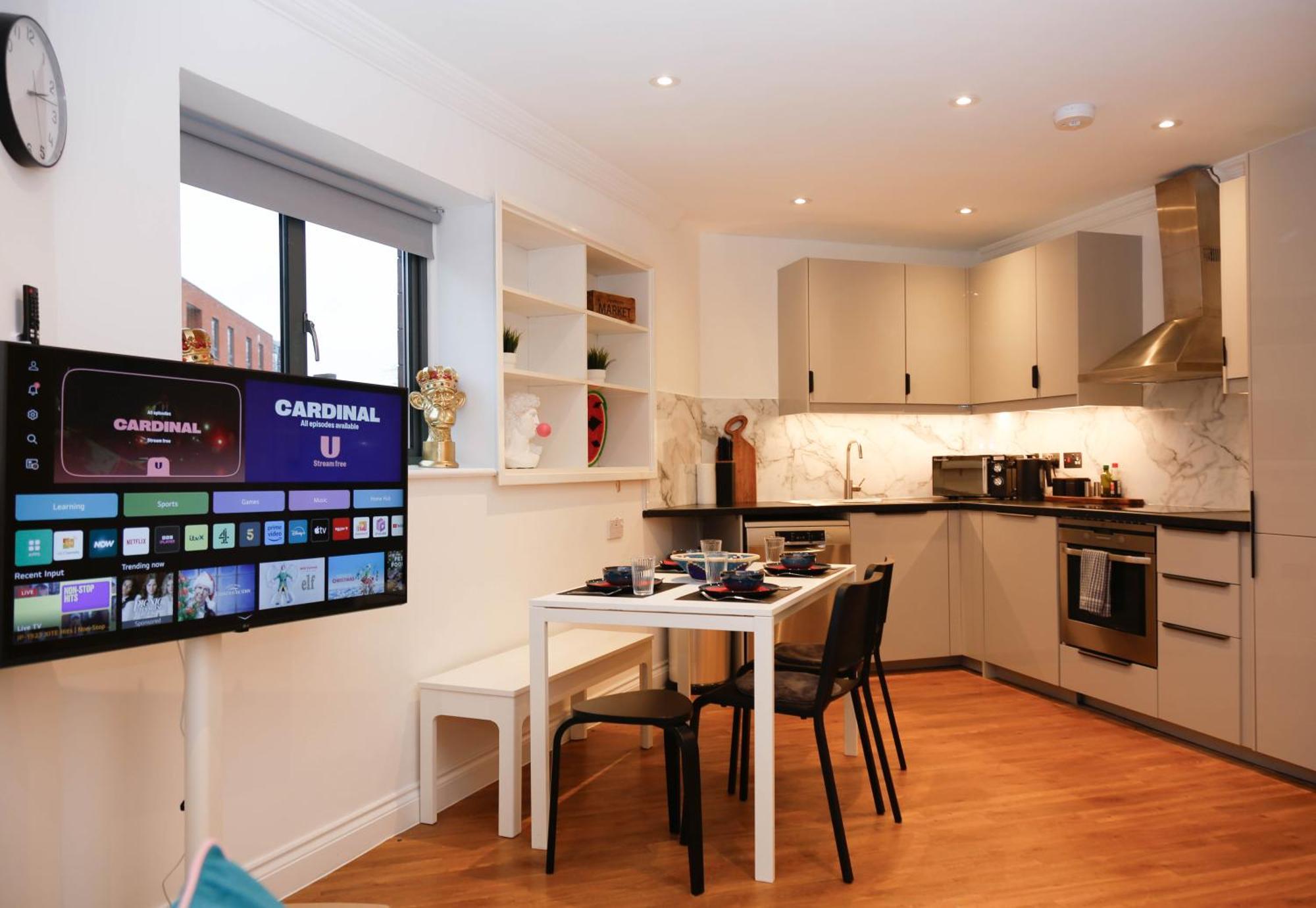 New Luxury Apartments In Central Location Next To Shops, Cafes, Bars & Metro Londra Dış mekan fotoğraf